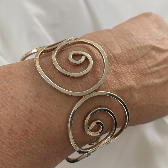 Pair of Silver Bracelets! - Picture 3 of 3